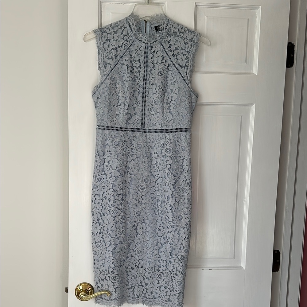 Elegant Lace Sleeveless Dress in Light Blue